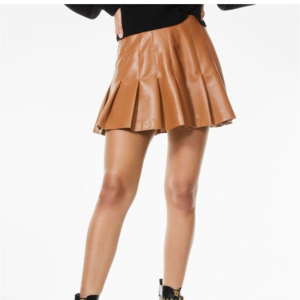 Alice Olivia size 2 faux leather brown mini skirt